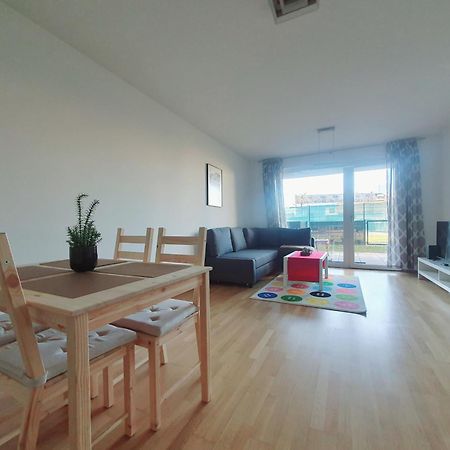 וינה Near Lake One Bedroom Cute Apartment מראה חיצוני תמונה