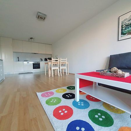 וינה Near Lake One Bedroom Cute Apartment מראה חיצוני תמונה