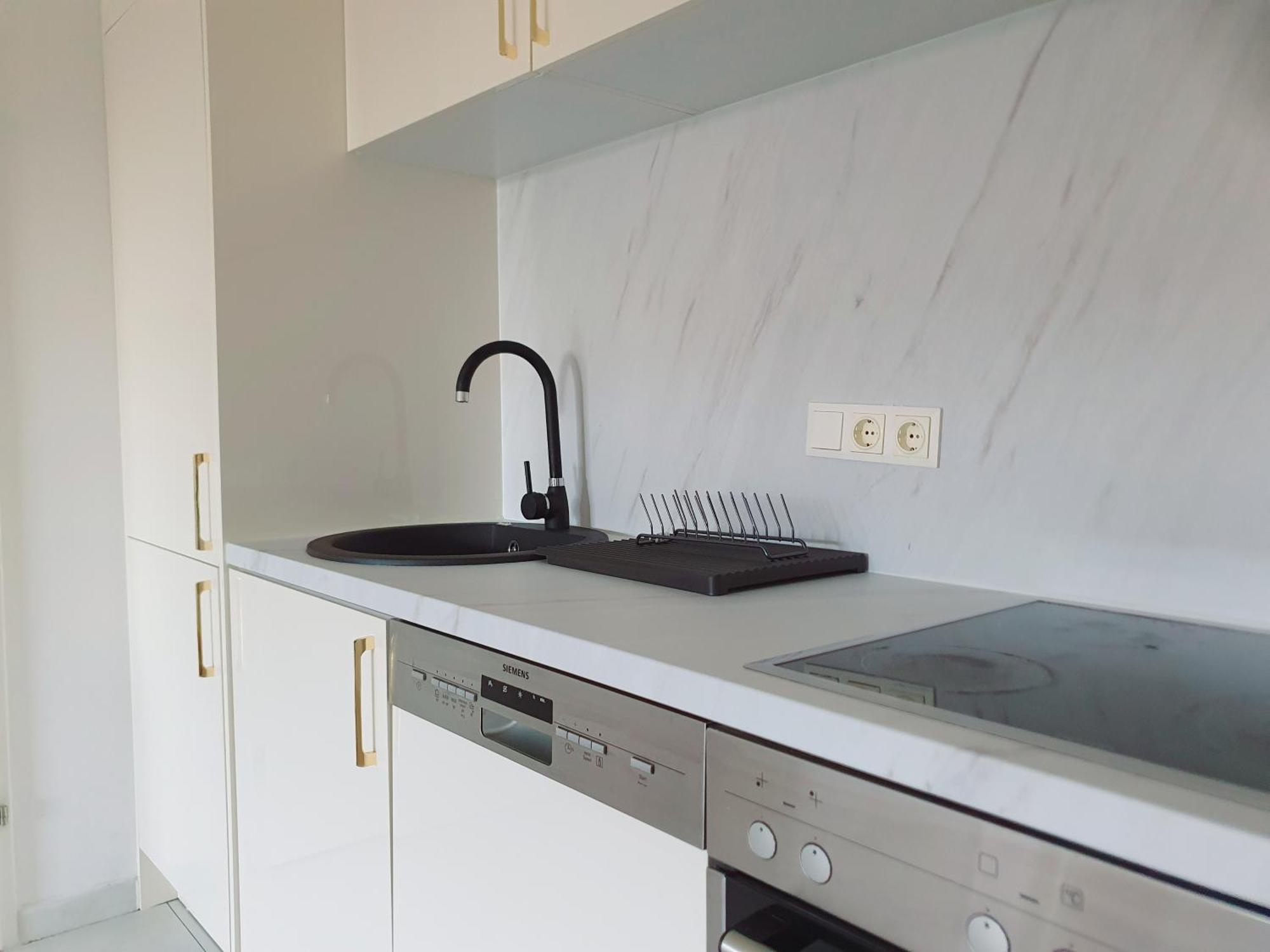 וינה Near Lake One Bedroom Cute Apartment מראה חיצוני תמונה