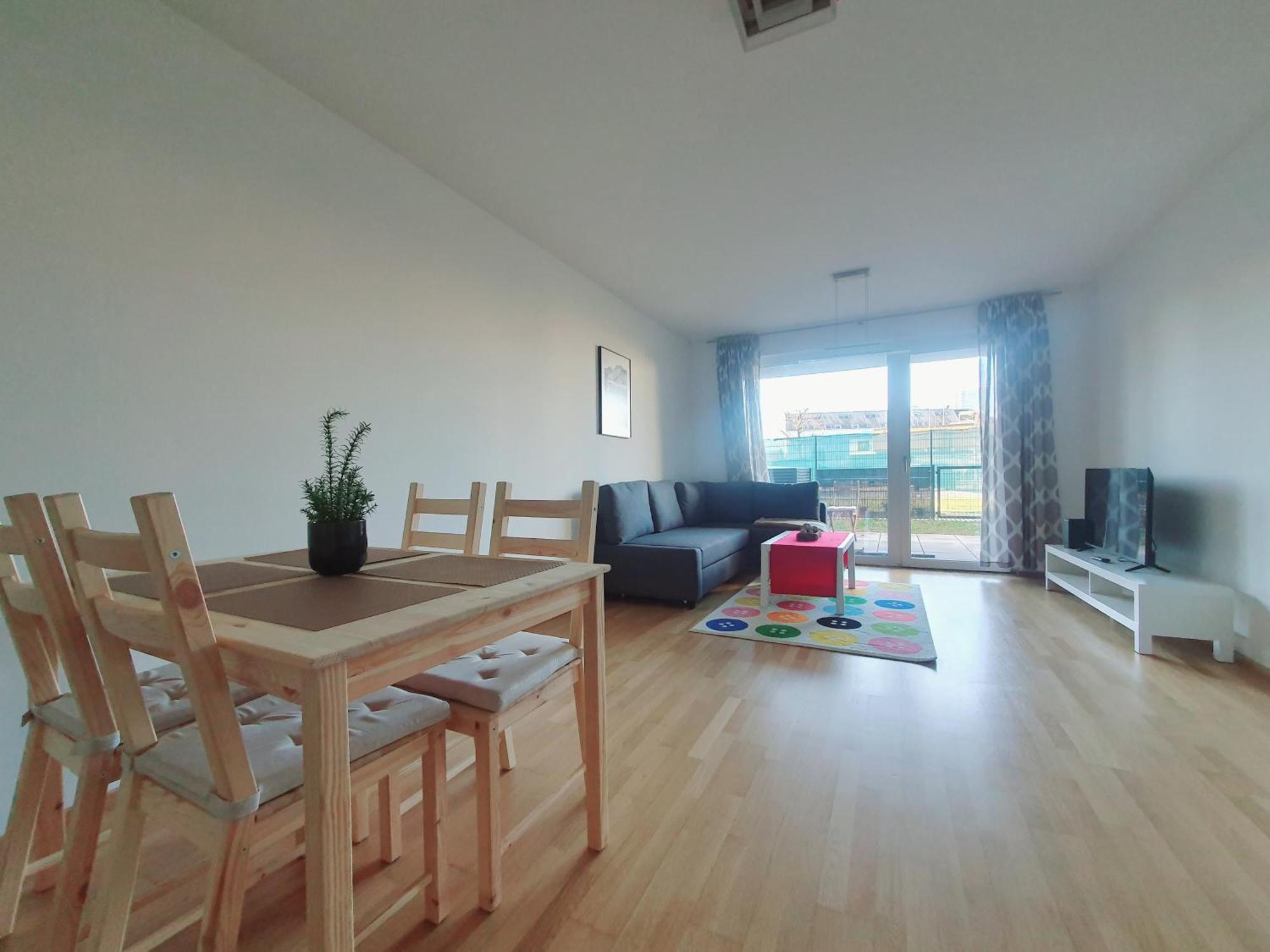 וינה Near Lake One Bedroom Cute Apartment מראה חיצוני תמונה