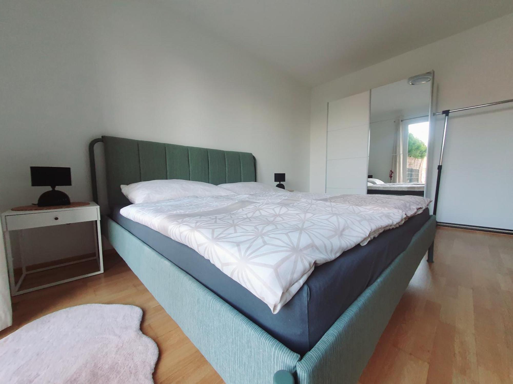 וינה Near Lake One Bedroom Cute Apartment מראה חיצוני תמונה