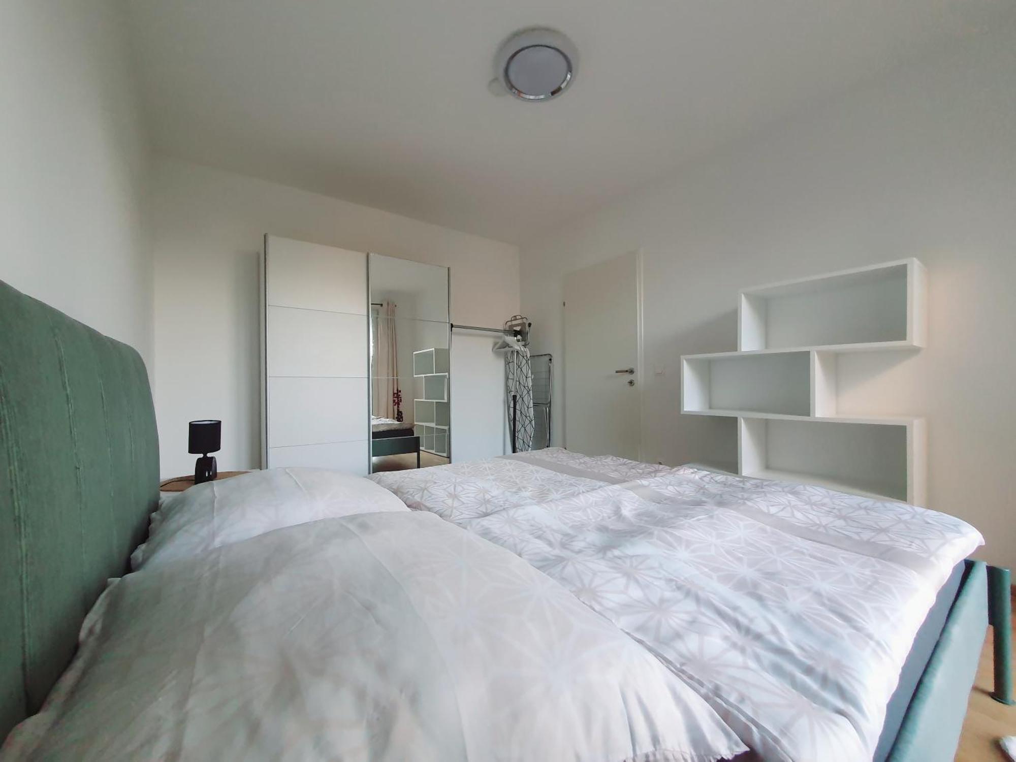 וינה Near Lake One Bedroom Cute Apartment מראה חיצוני תמונה