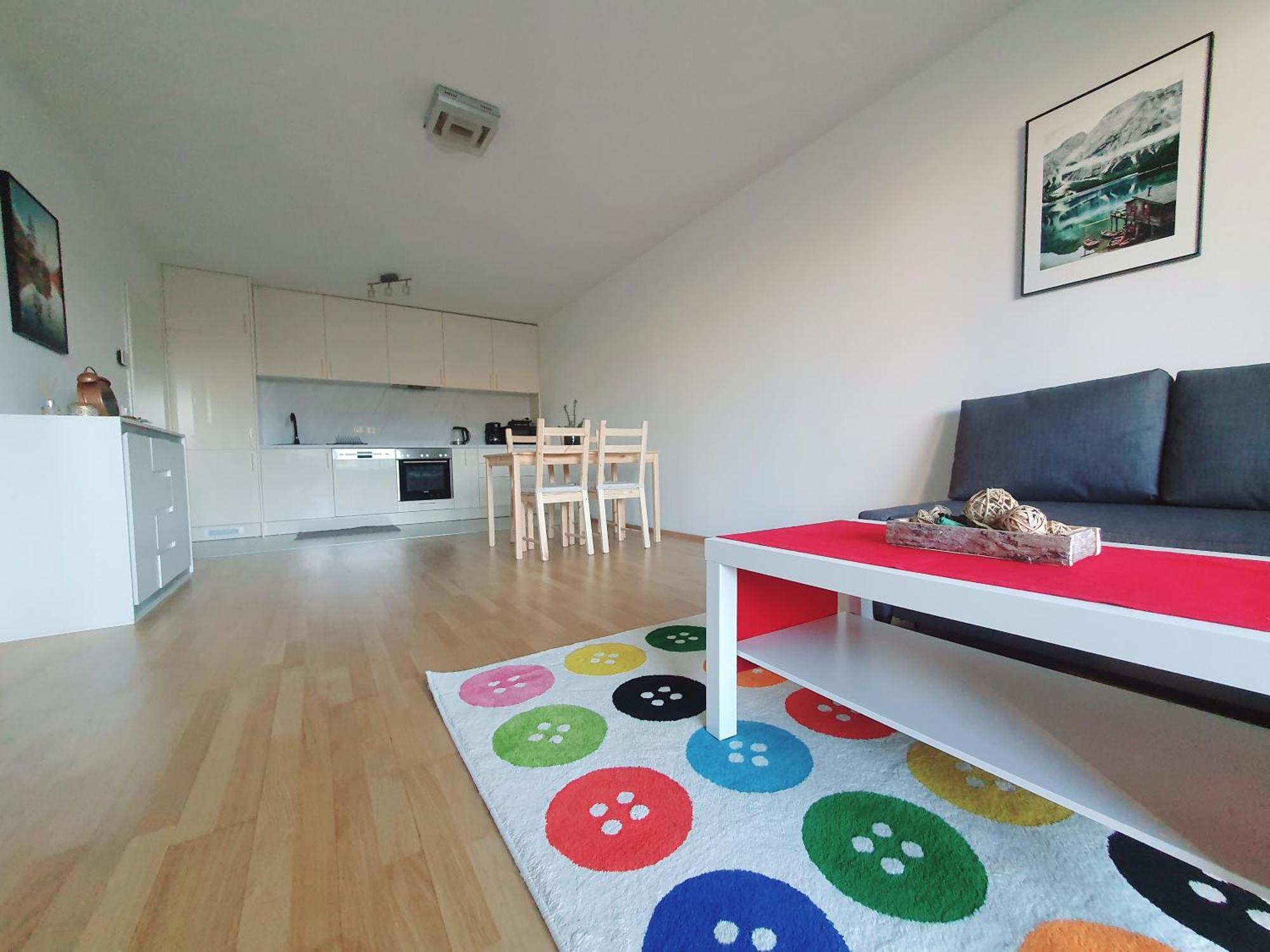 וינה Near Lake One Bedroom Cute Apartment מראה חיצוני תמונה