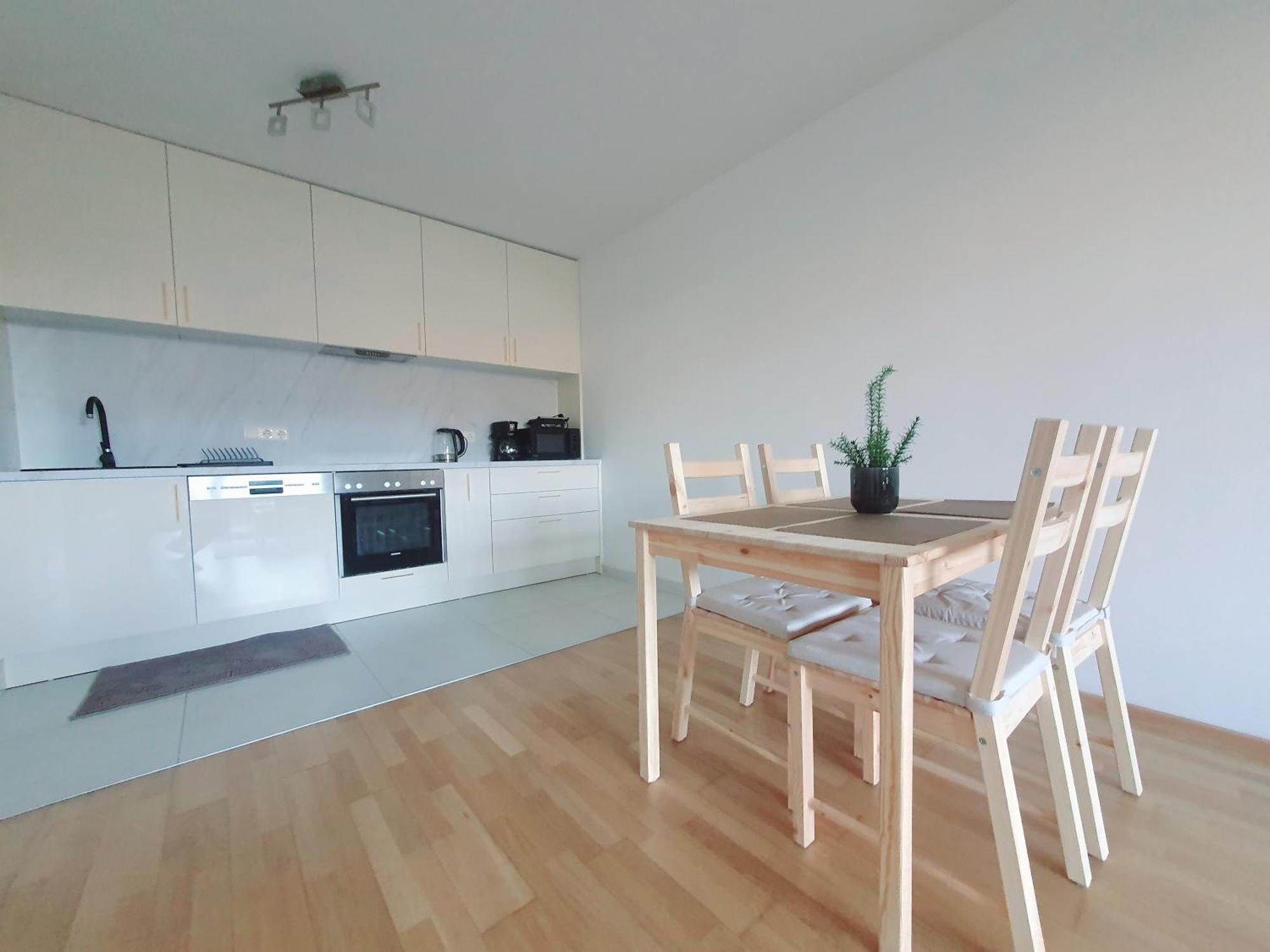 וינה Near Lake One Bedroom Cute Apartment מראה חיצוני תמונה